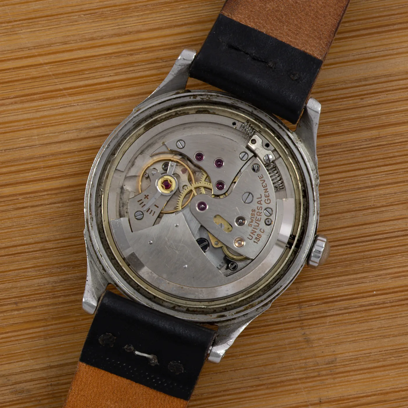 Universal Genève Monodatic details | Dutch Dials Vintage Watches